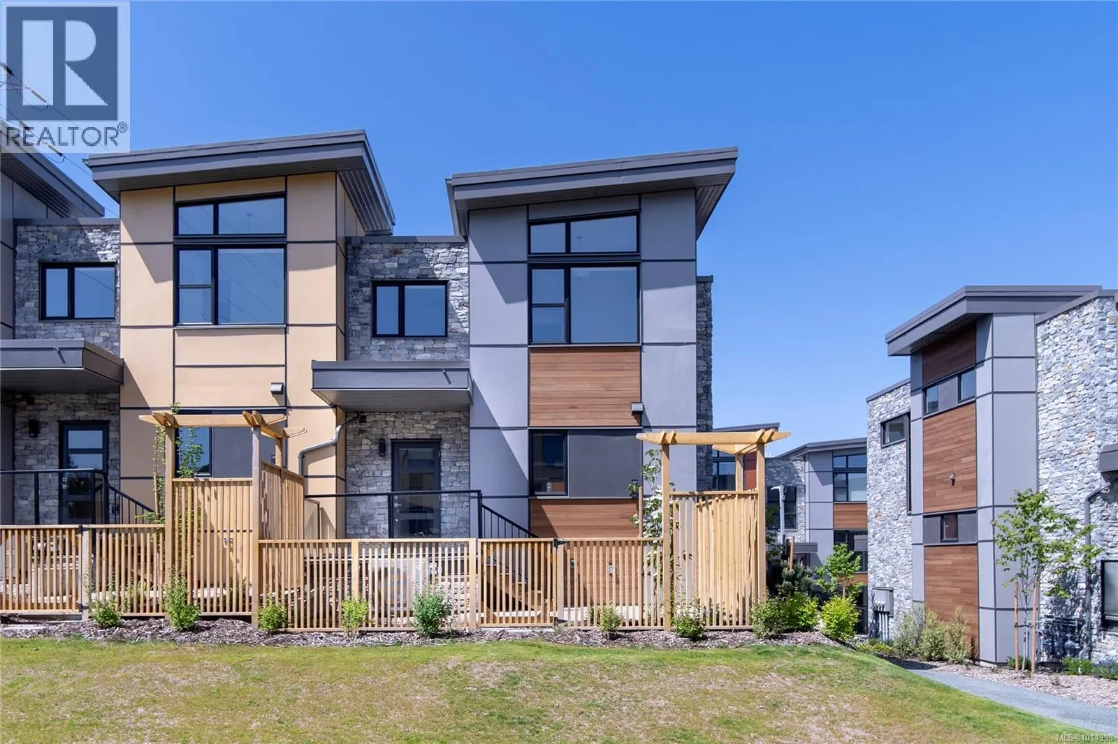 14 4253 Dieppe Rd