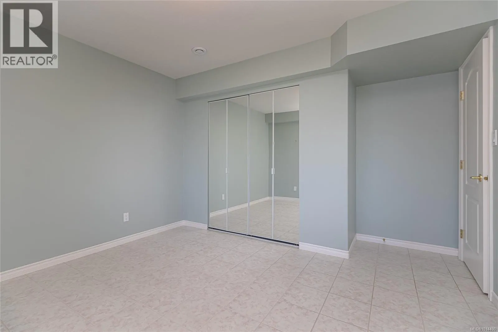 515 Marine View