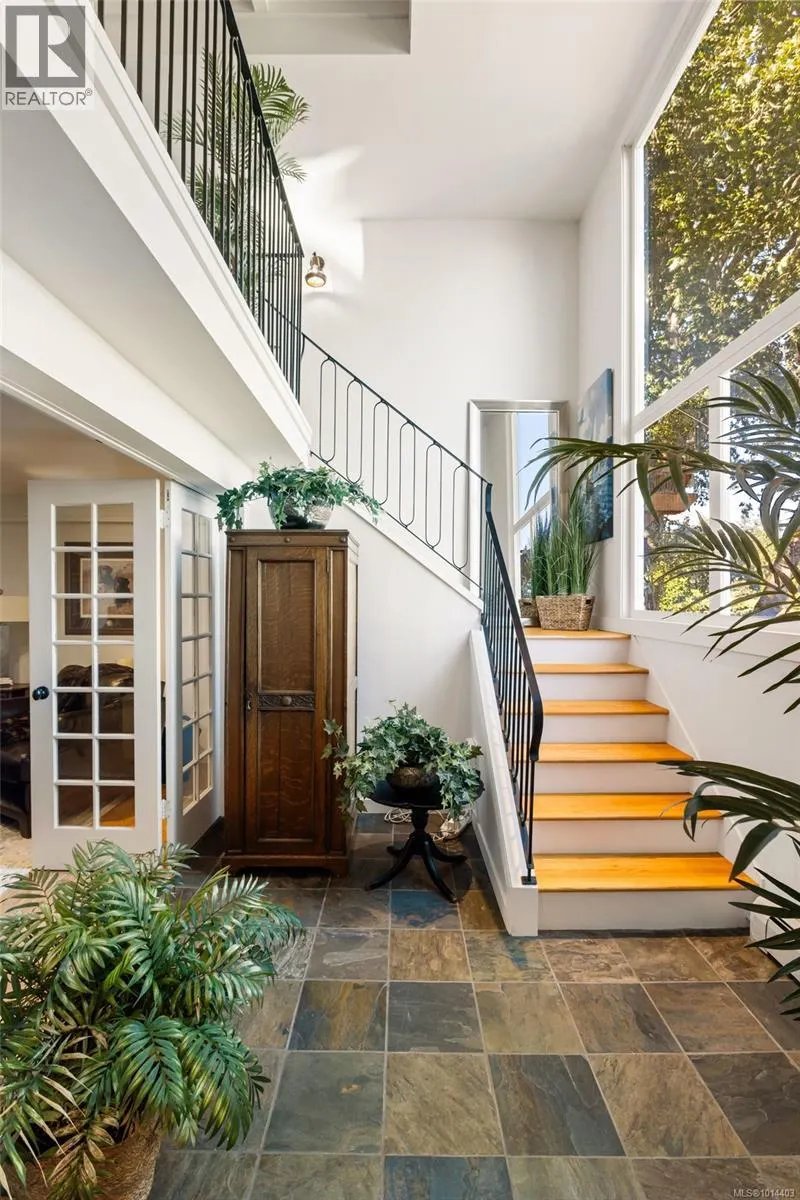 303 Milburn Dr