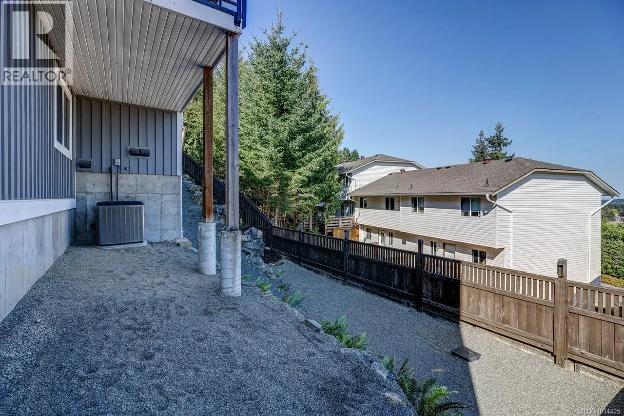 932 Hanington Rd