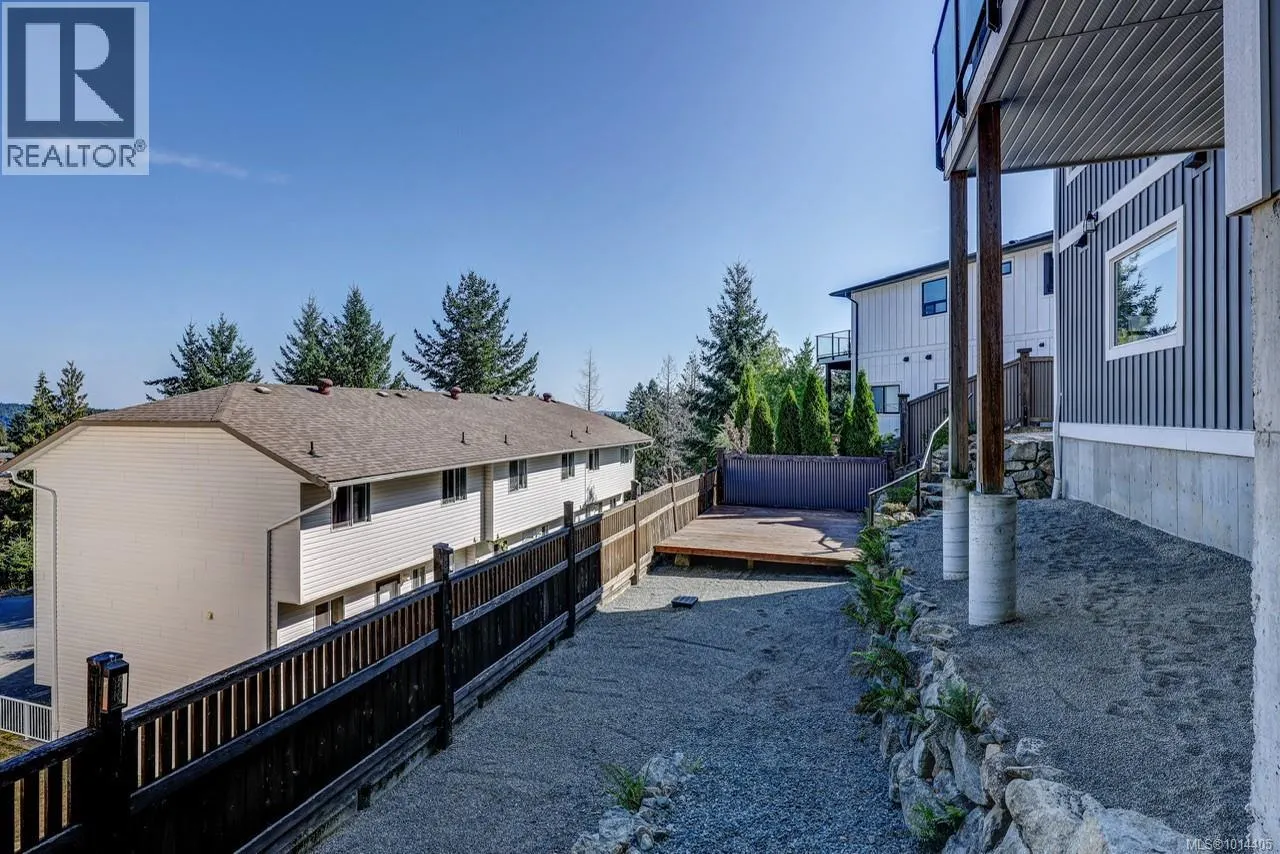 932 Hanington Rd