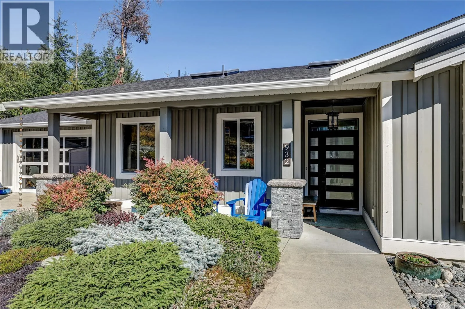 932 Hanington Rd