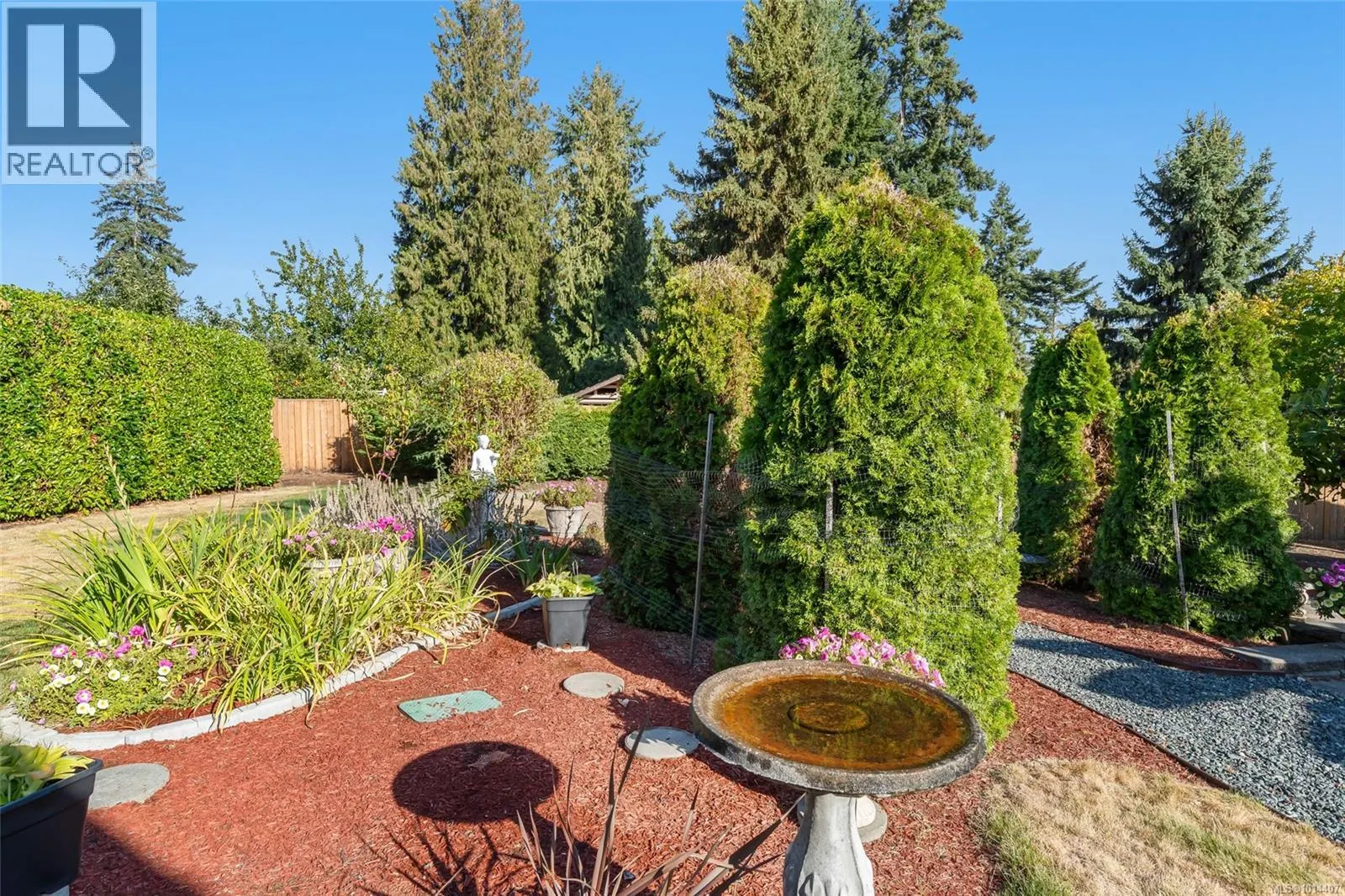 1600 Arbutus Dr