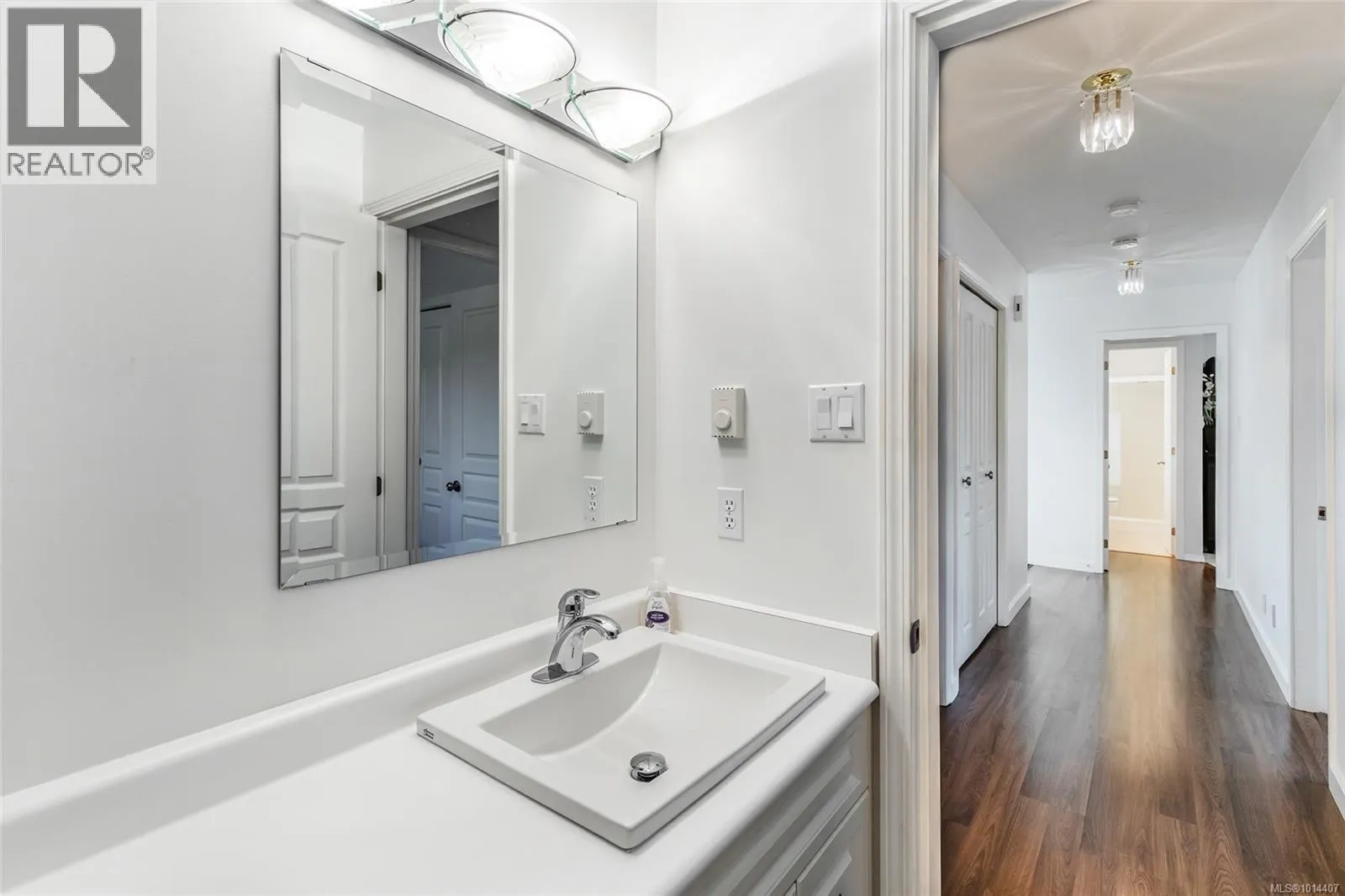 1600 Arbutus Dr