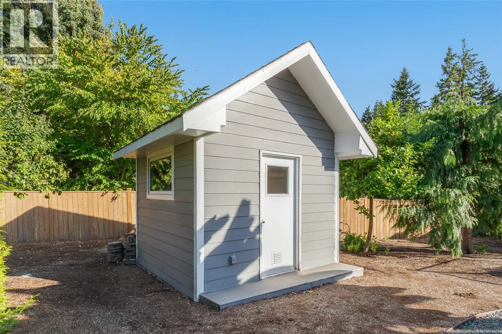1600 Arbutus Dr