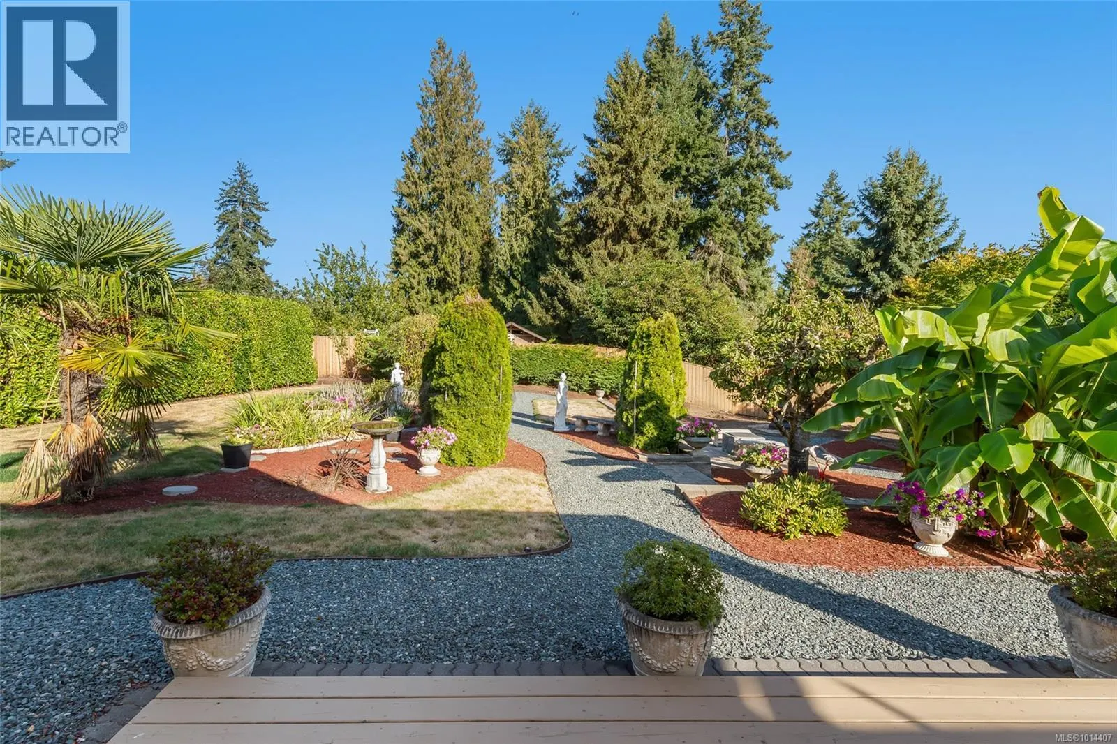 1600 Arbutus Dr