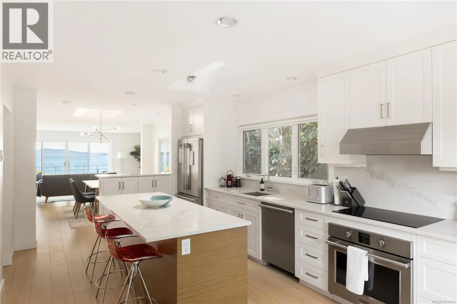 1250 Beach Dr