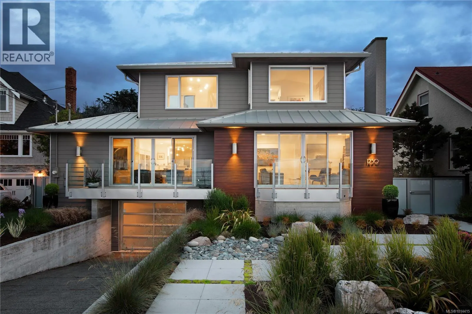 1250 Beach Dr