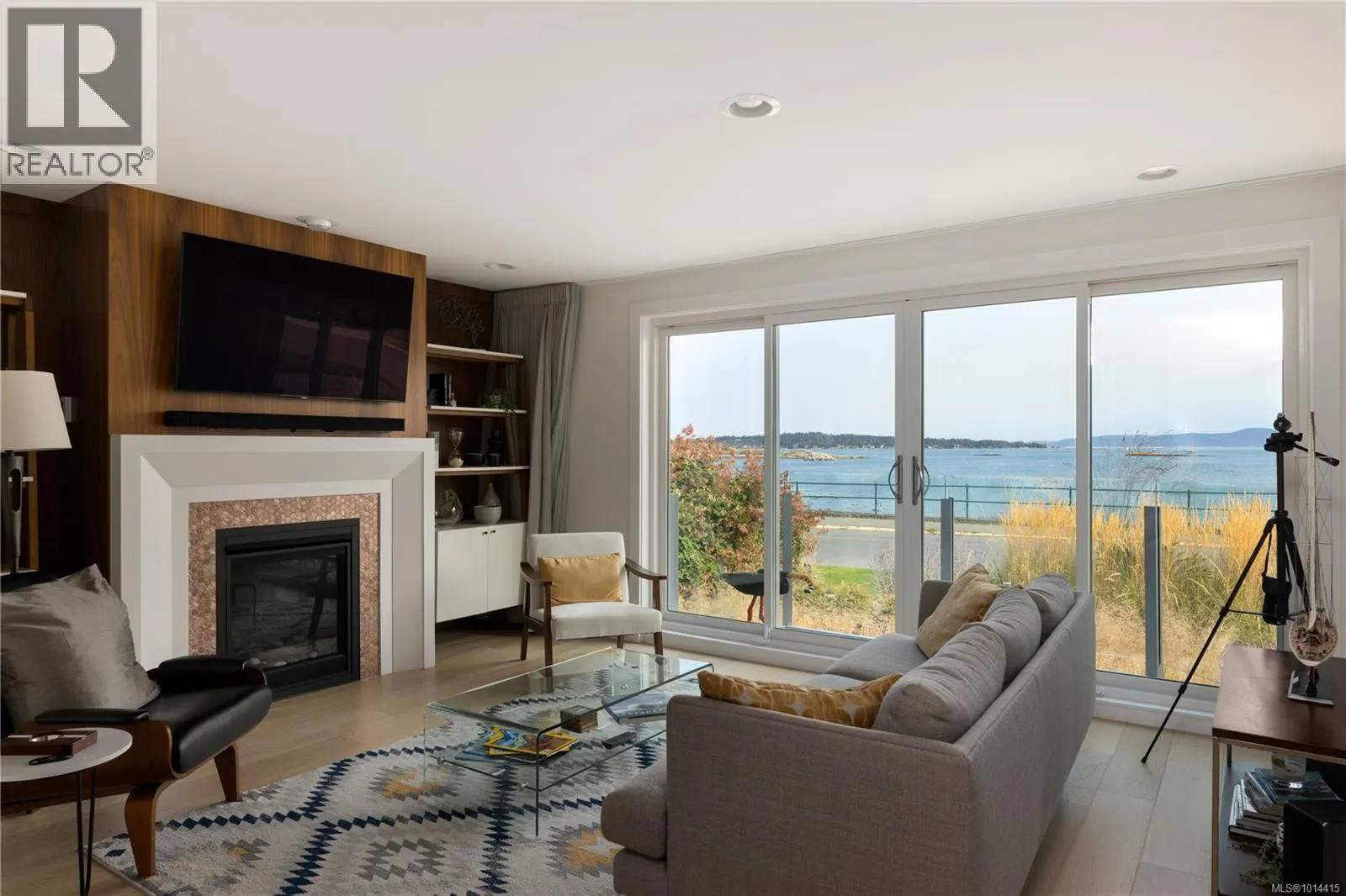 1250 Beach Dr