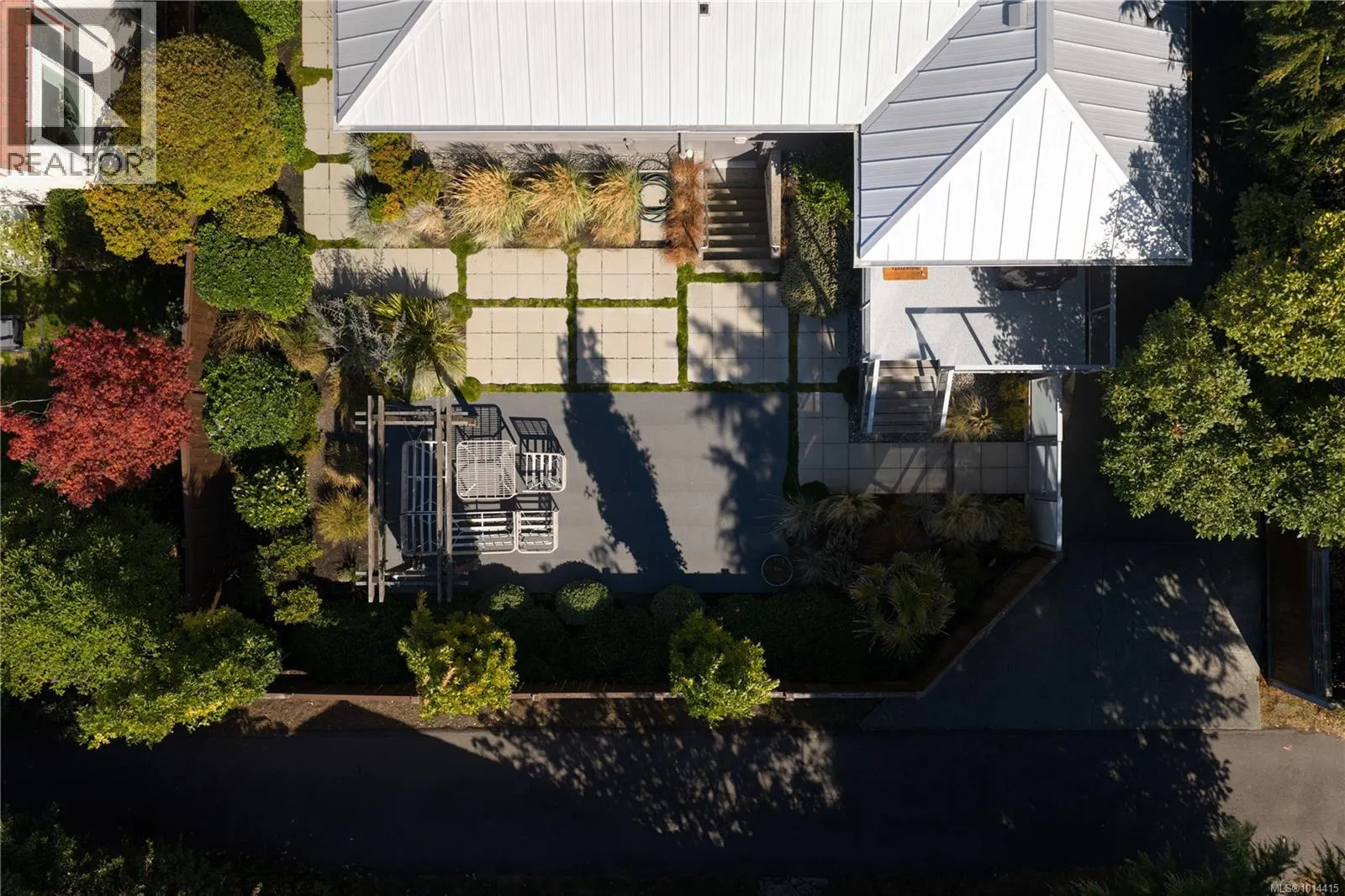 1250 Beach Dr