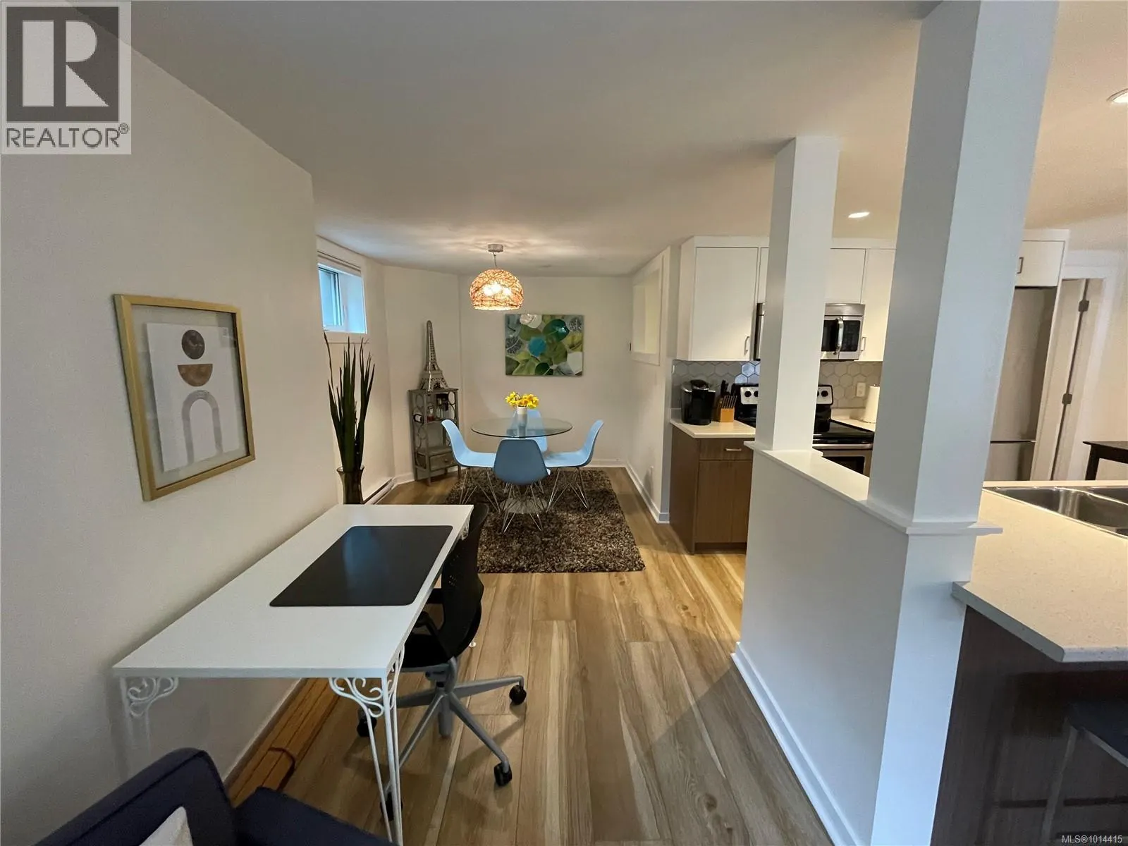 1250 Beach Dr