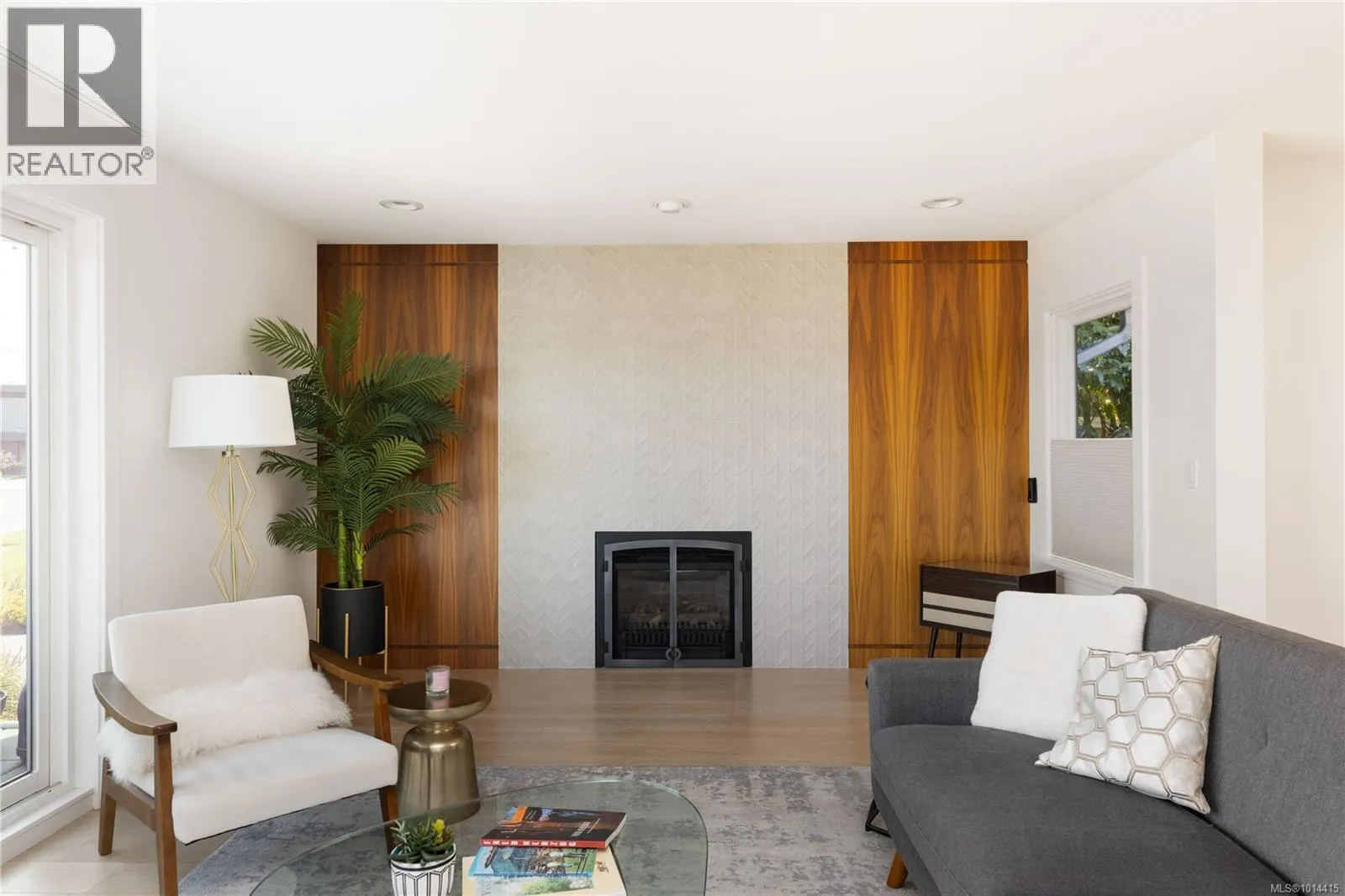 1250 Beach Dr