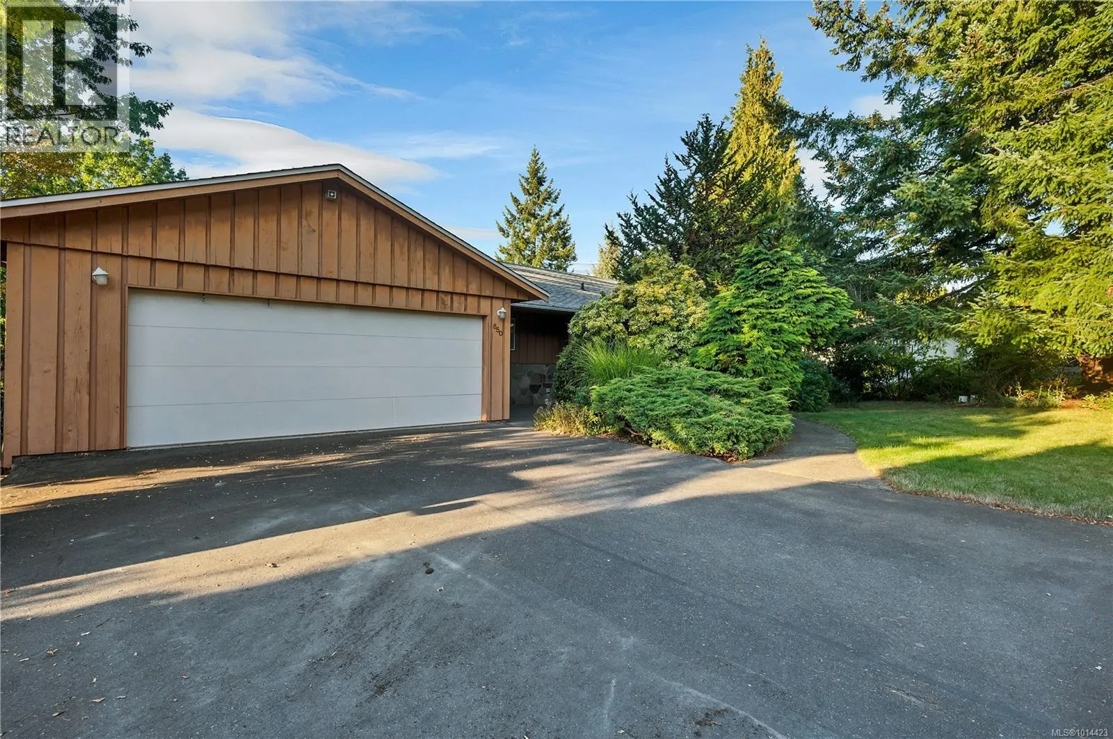 650 Willowcrest Rd
