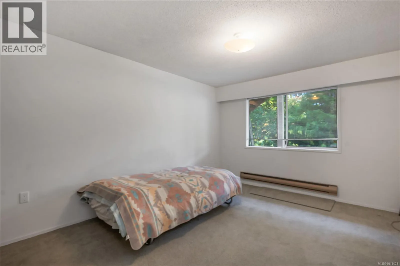 650 Willowcrest Rd