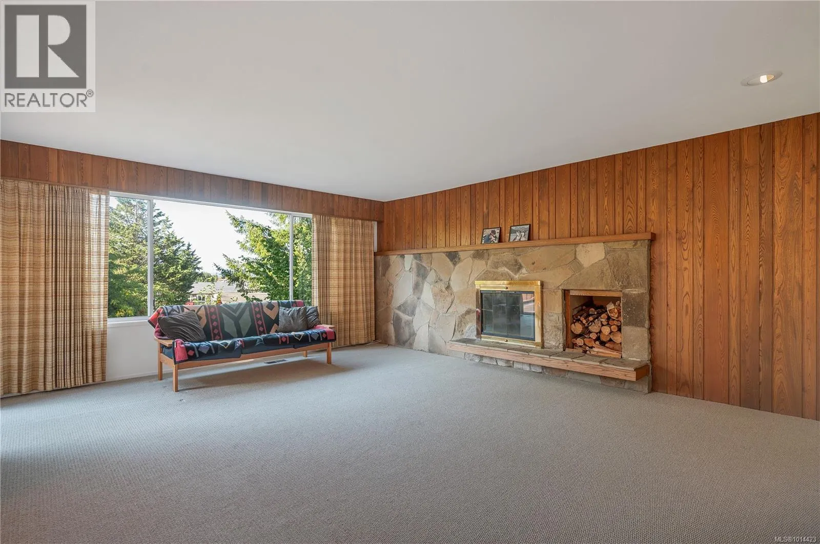 650 Willowcrest Rd