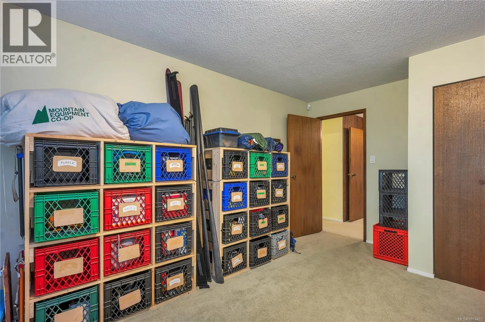 650 Willowcrest Rd