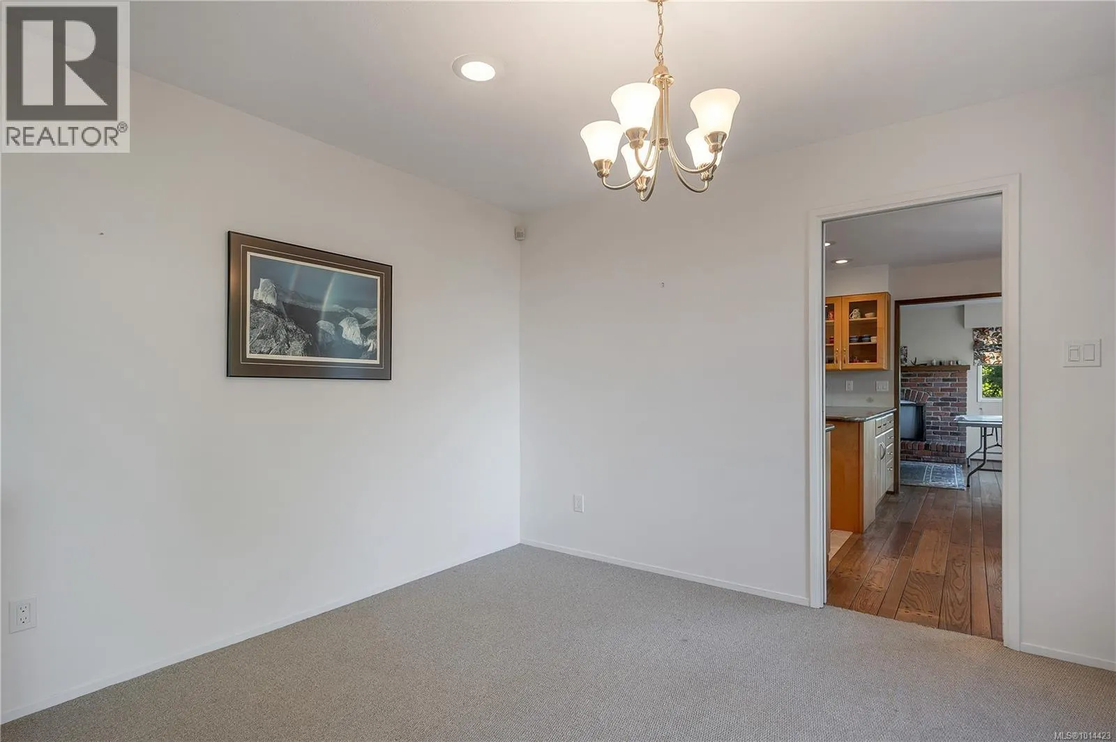 650 Willowcrest Rd