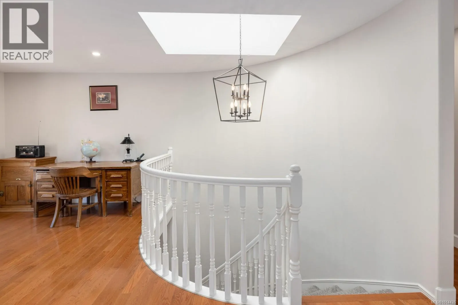 3789 Panorama Cres
