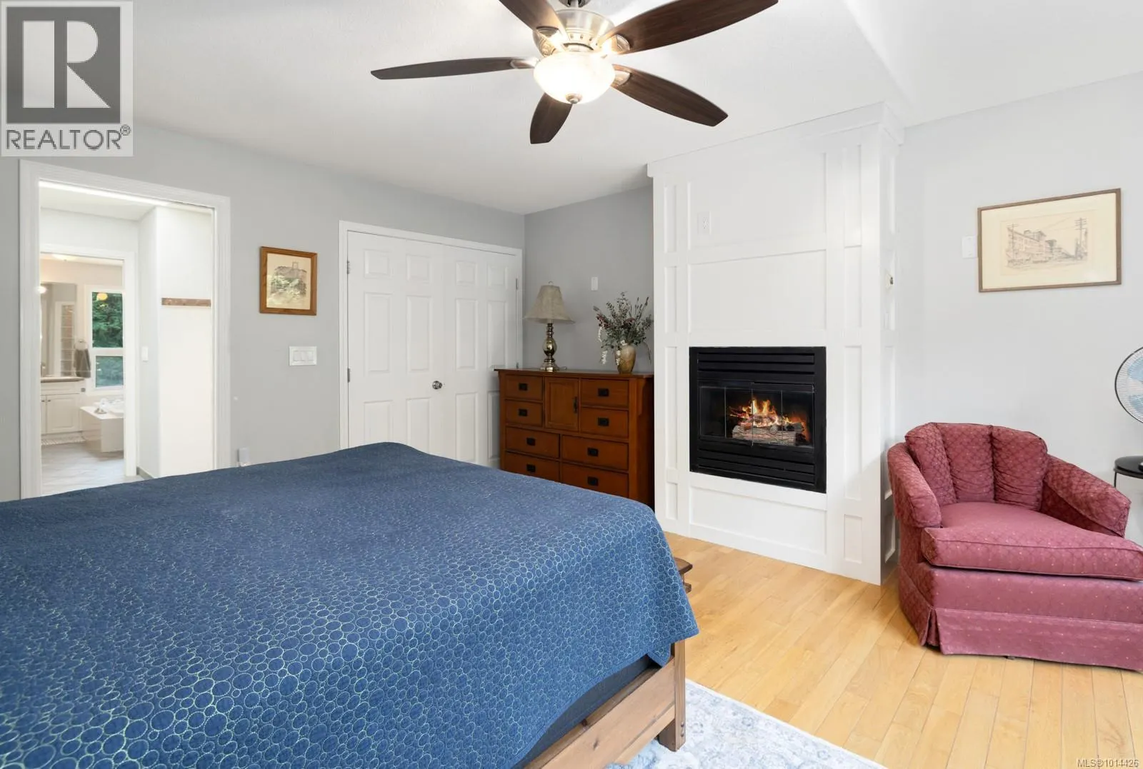 3789 Panorama Cres
