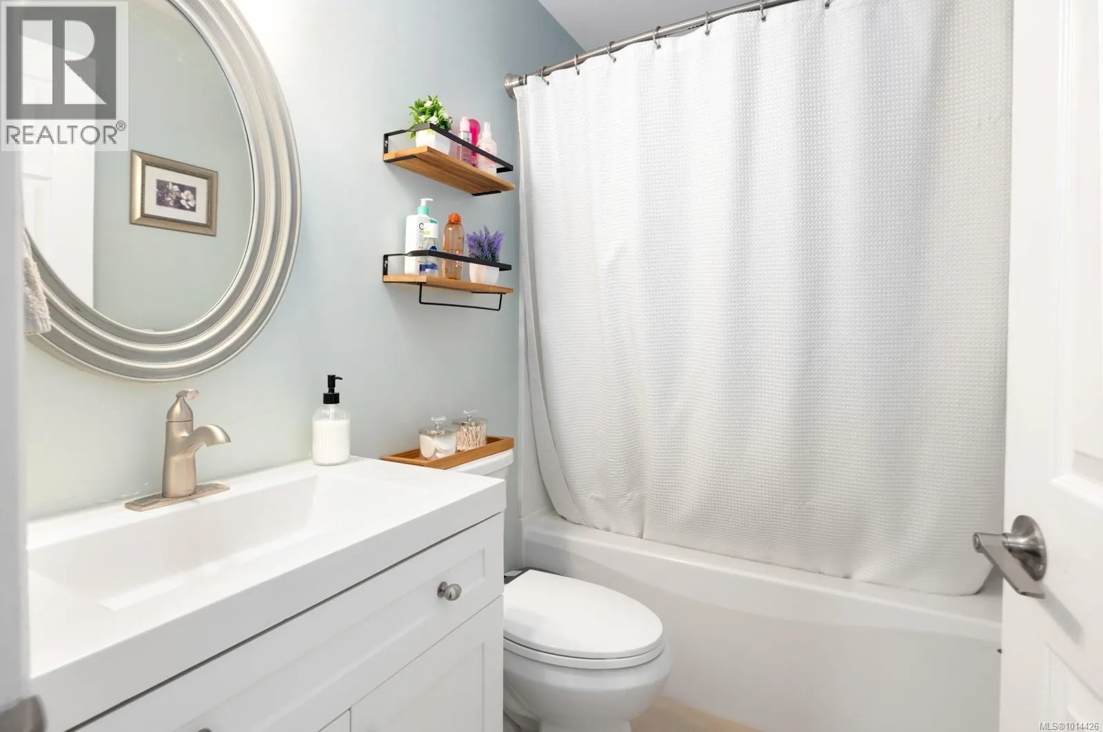 3789 Panorama Cres