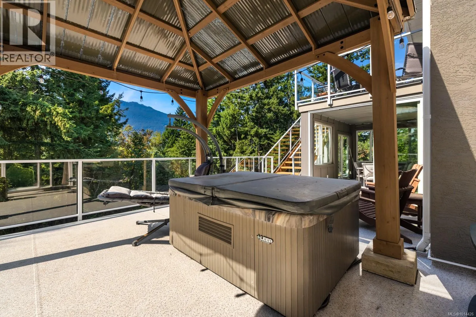 3789 Panorama Cres