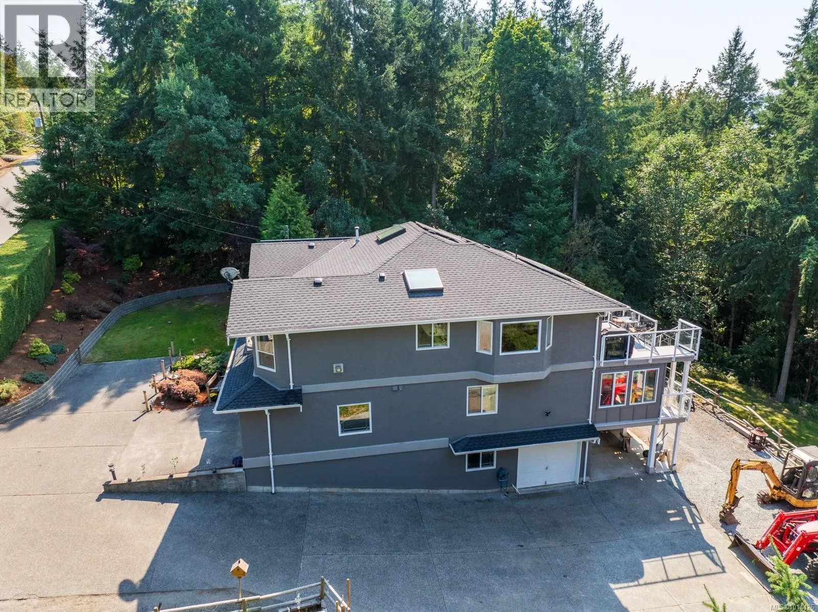 3789 Panorama Cres