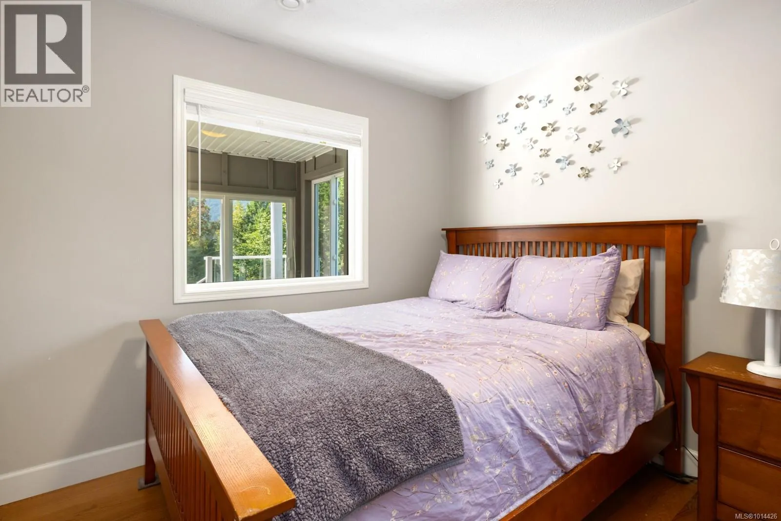 3789 Panorama Cres