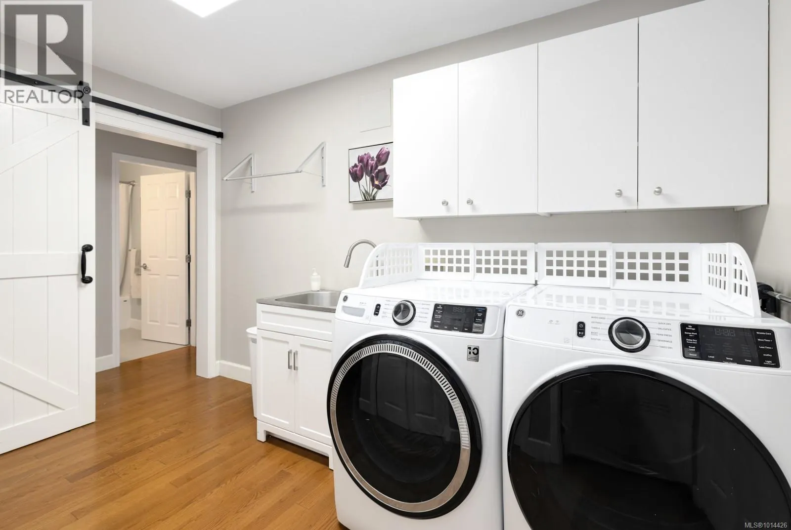 3789 Panorama Cres