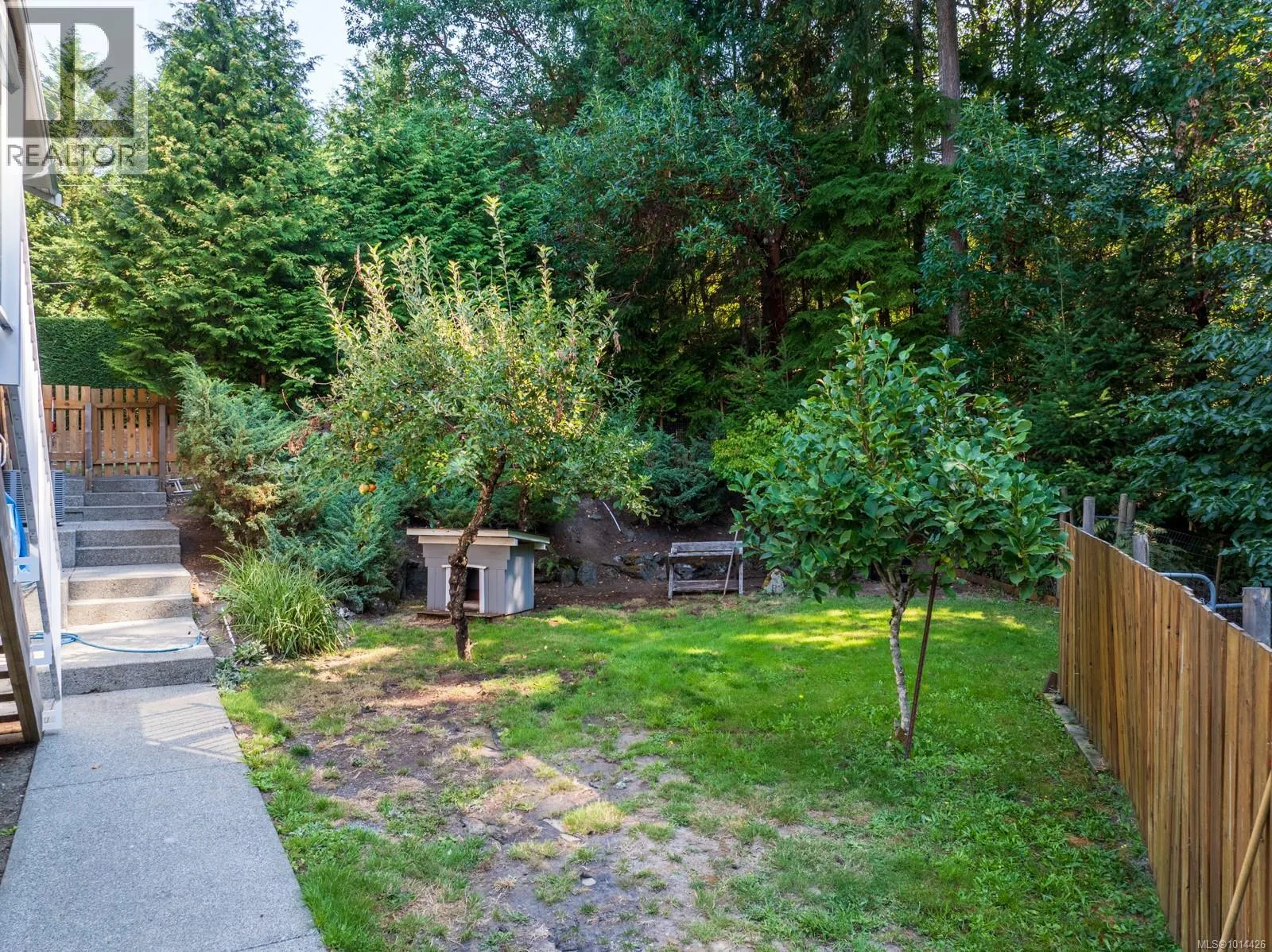 3789 Panorama Cres
