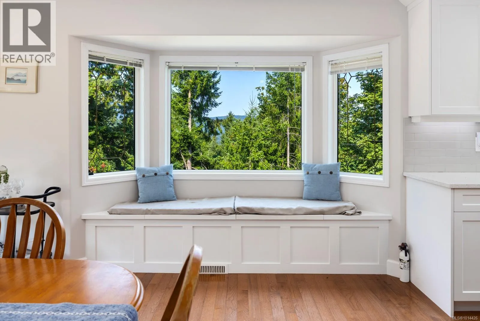 3789 Panorama Cres