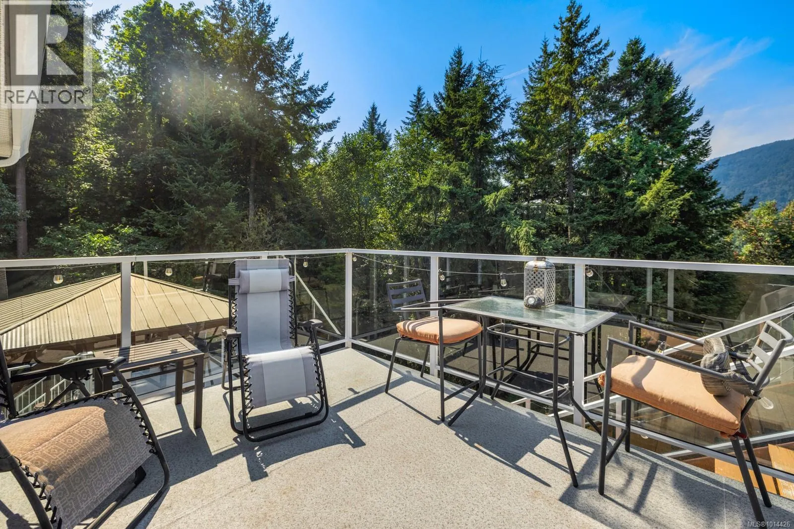 3789 Panorama Cres