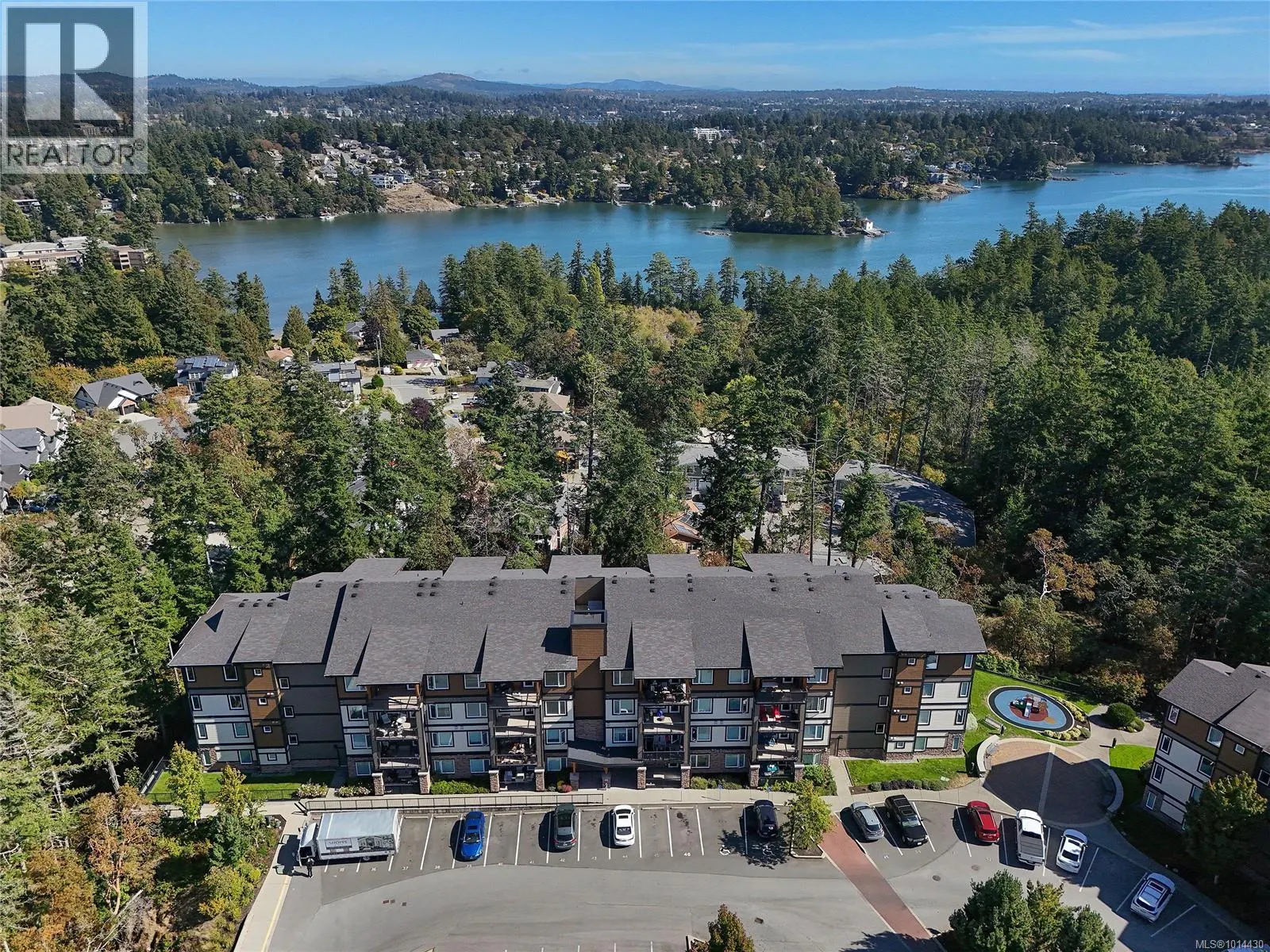 403 290 Wilfert Rd