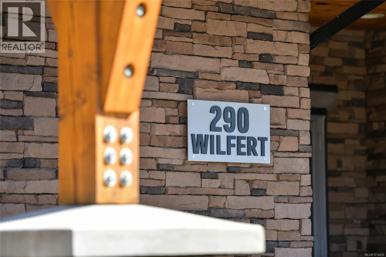 403 290 Wilfert Rd
