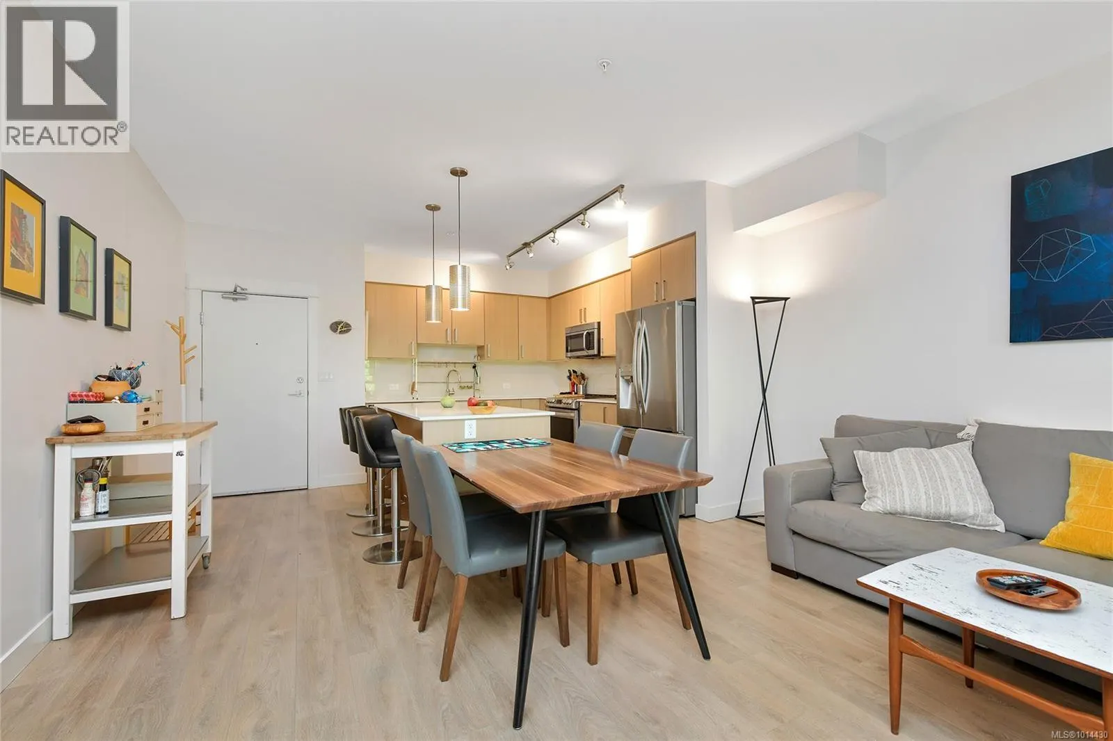 403 290 Wilfert Rd