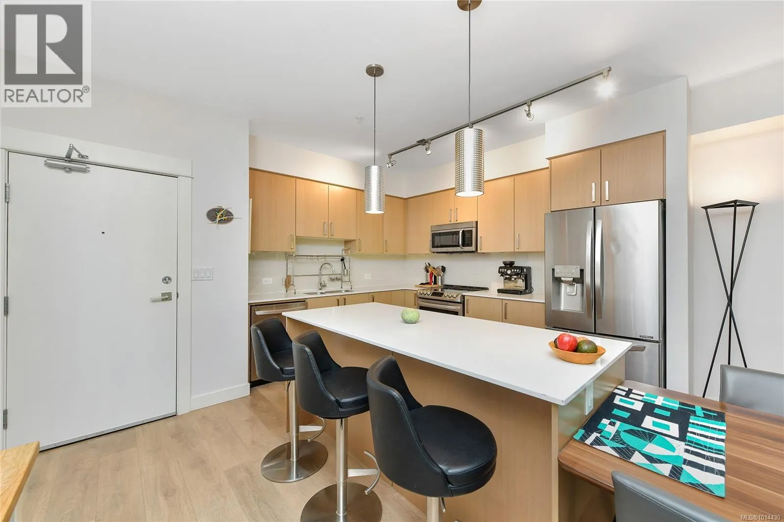 403 290 Wilfert Rd