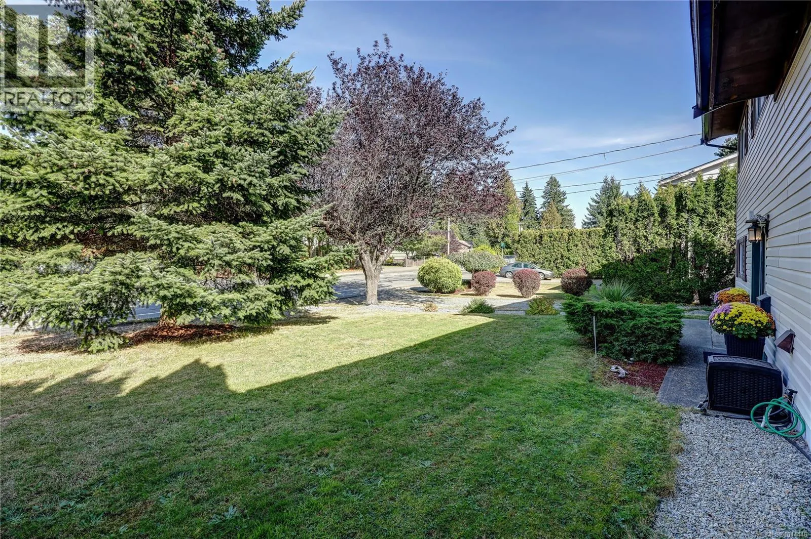 3791 Uplands Dr