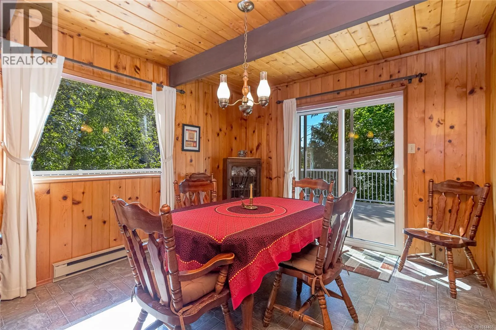 11379 West Saanich Rd