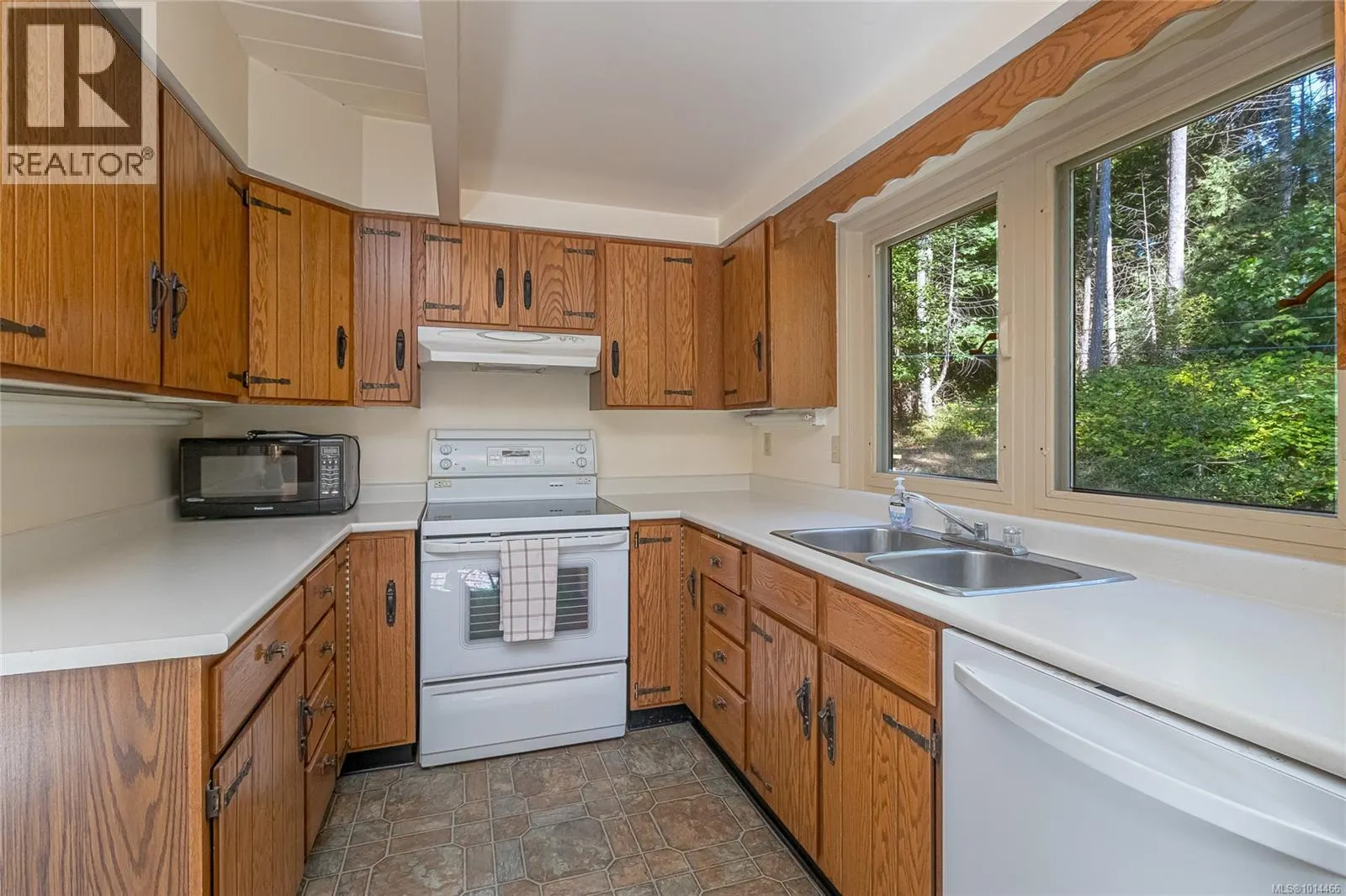11379 West Saanich Rd