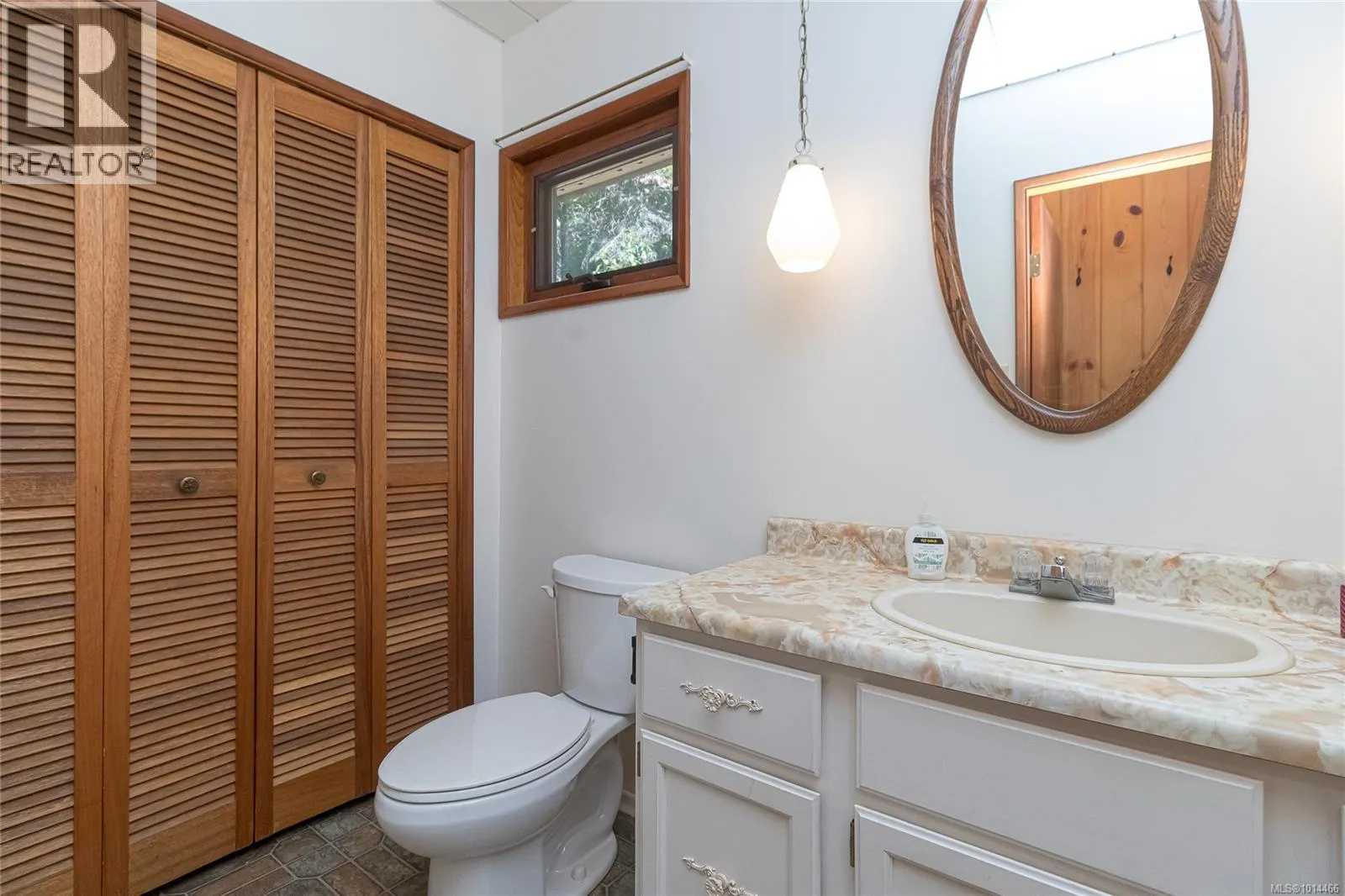 11379 West Saanich Rd