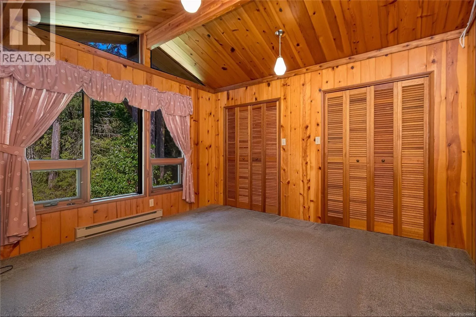 11379 West Saanich Rd