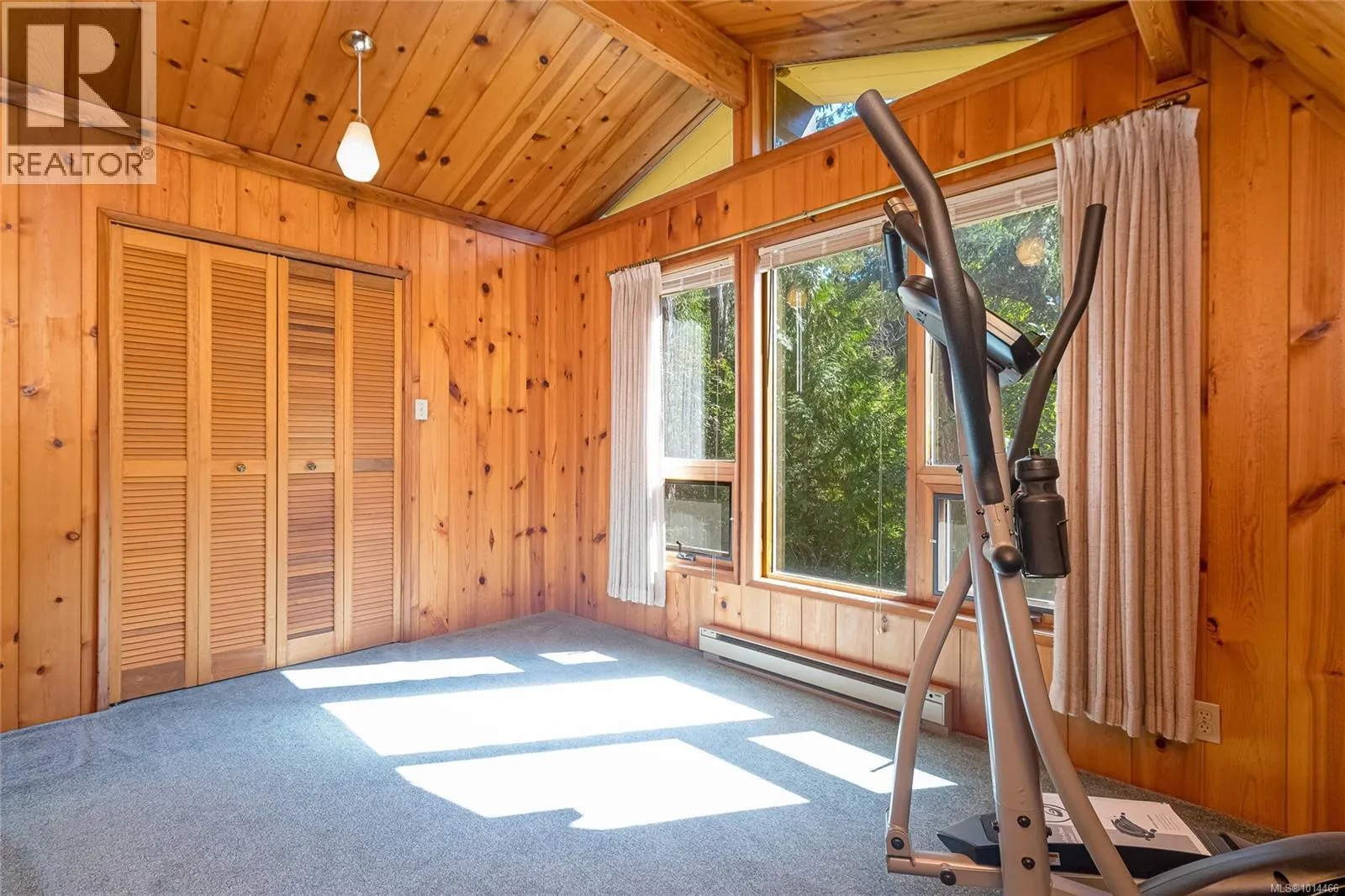 11379 West Saanich Rd