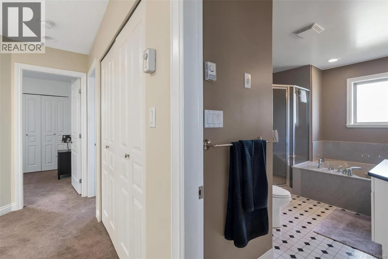 10 7847 East Saanich Rd