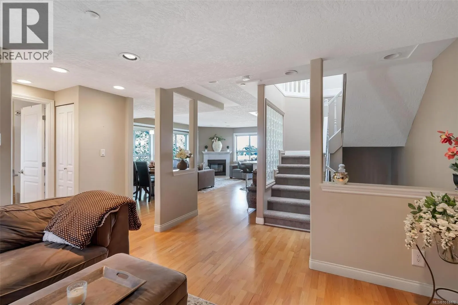 10 7847 East Saanich Rd