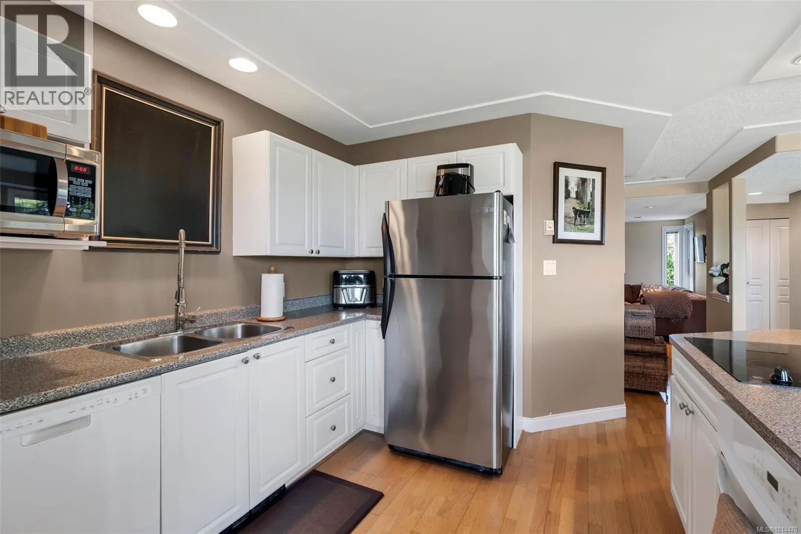 10 7847 East Saanich Rd