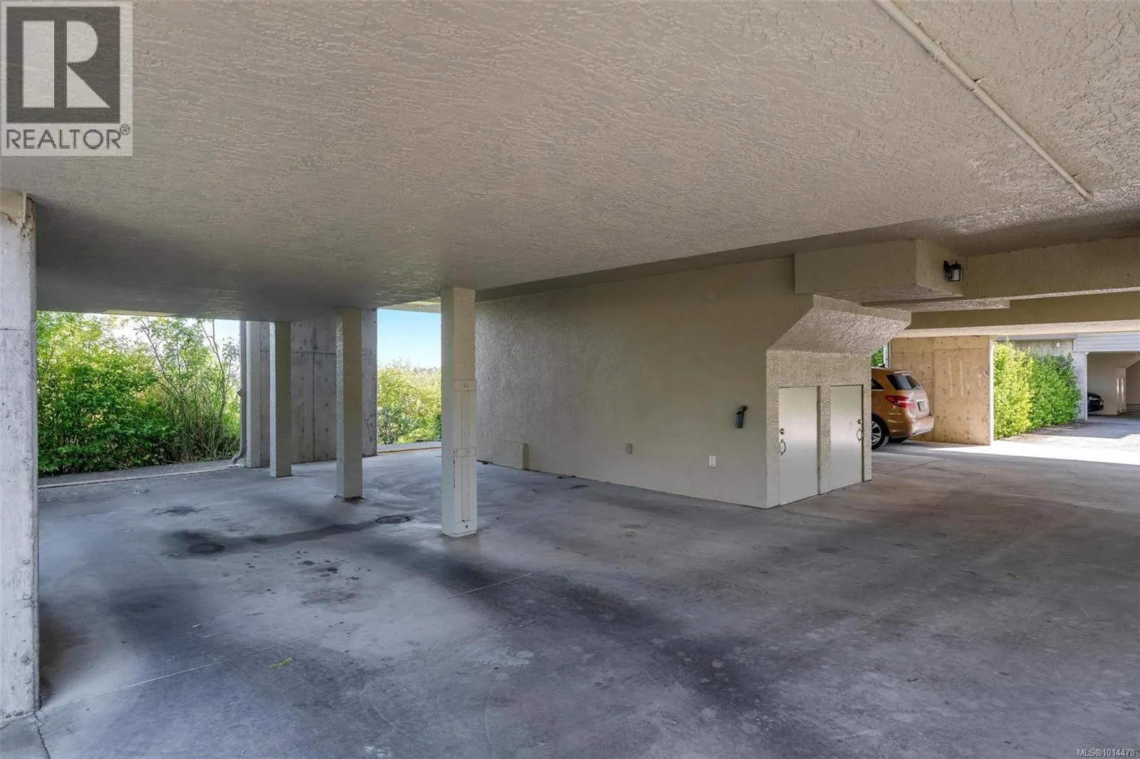 10 7847 East Saanich Rd