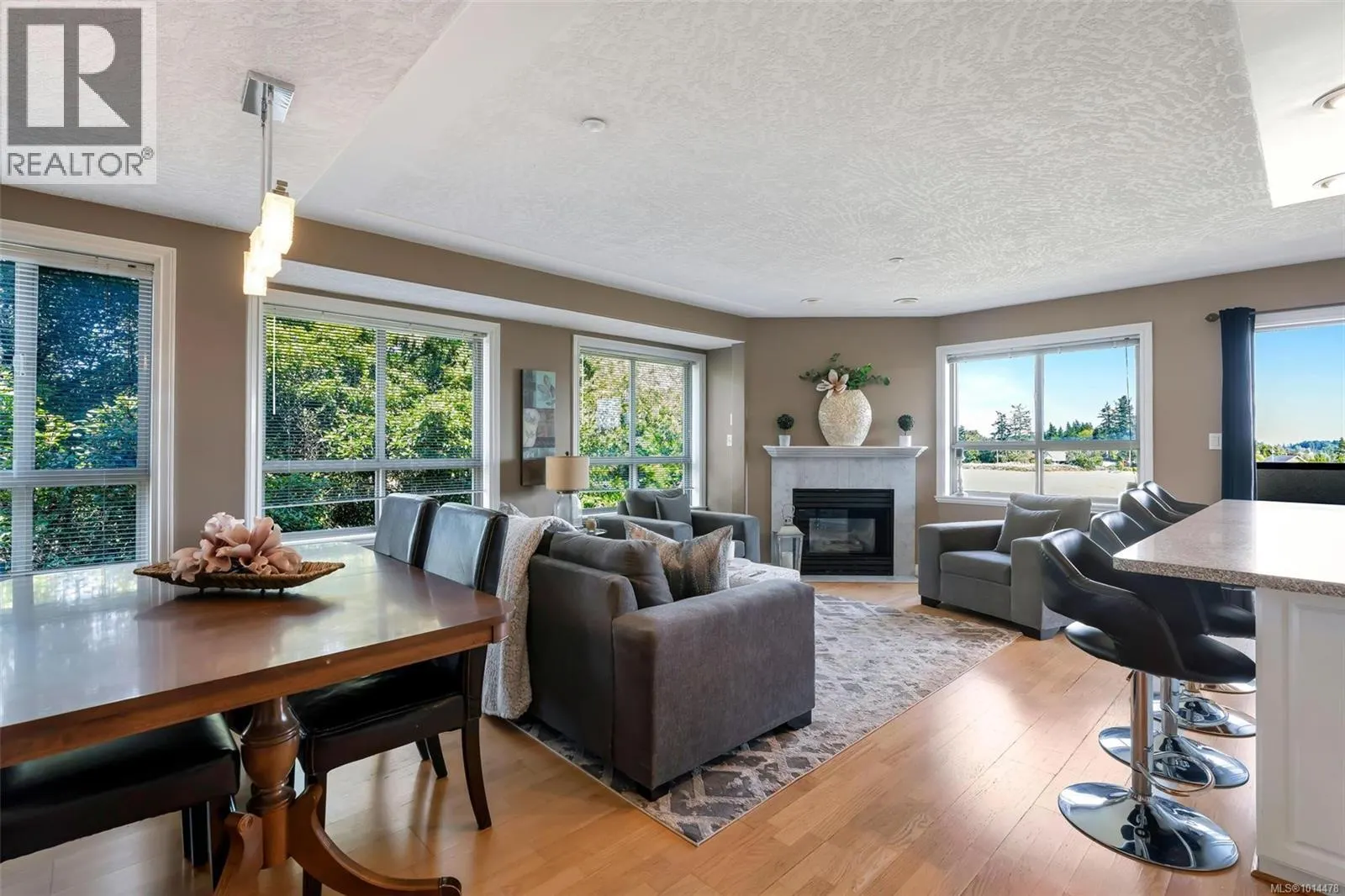 10 7847 East Saanich Rd