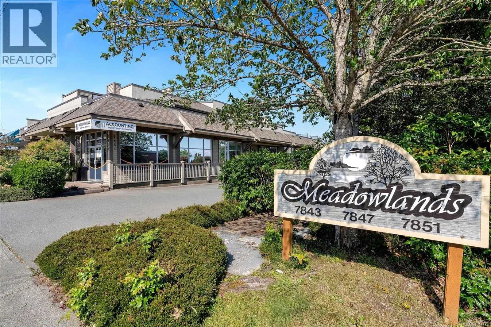 10 7847 East Saanich Rd
