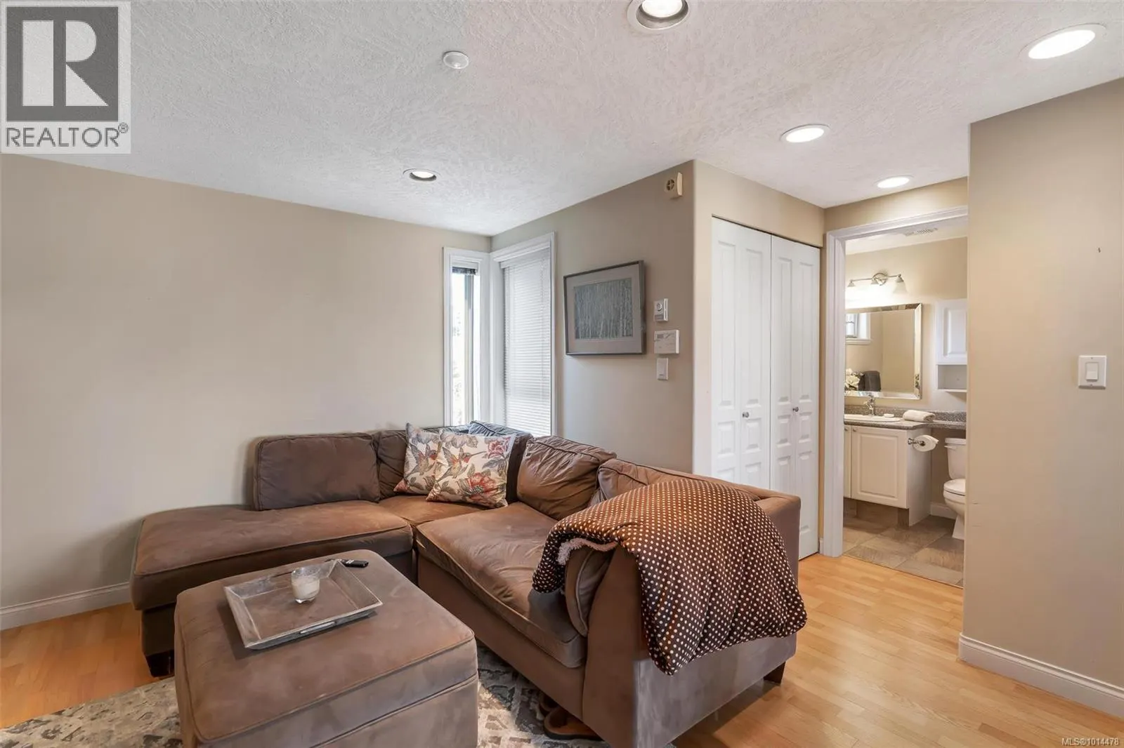 10 7847 East Saanich Rd