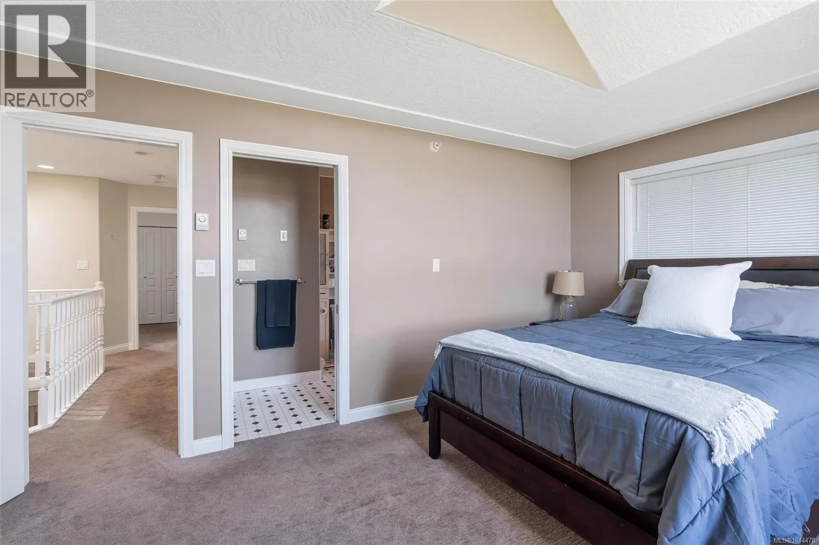 10 7847 East Saanich Rd
