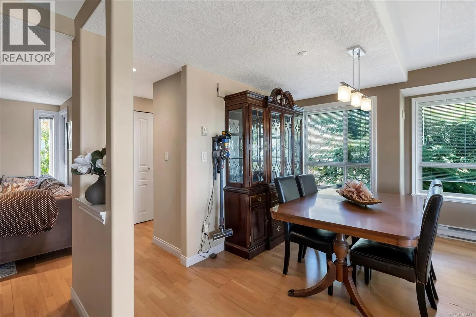 10 7847 East Saanich Rd